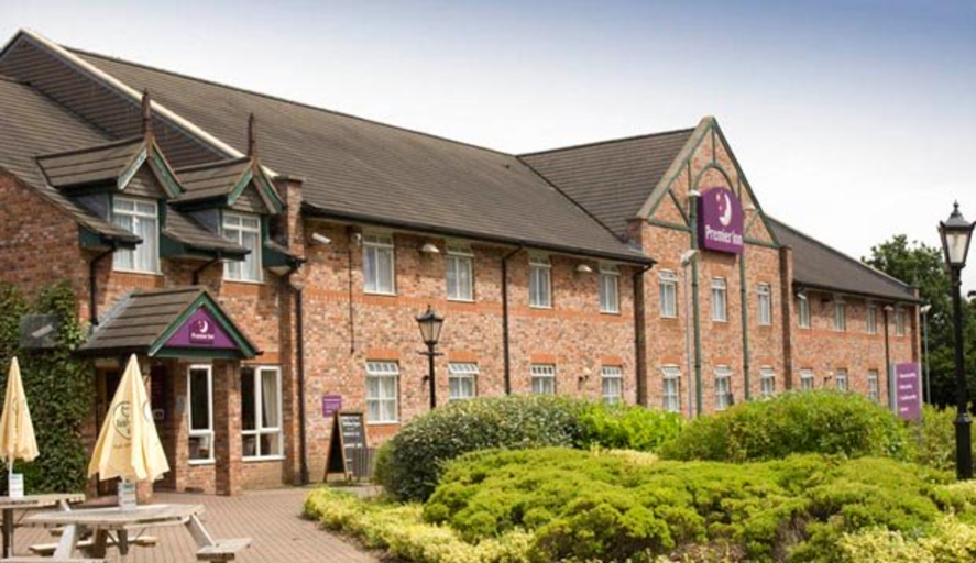Exterior & Views 2, Premier Inn Manchester - Sale, Trafford