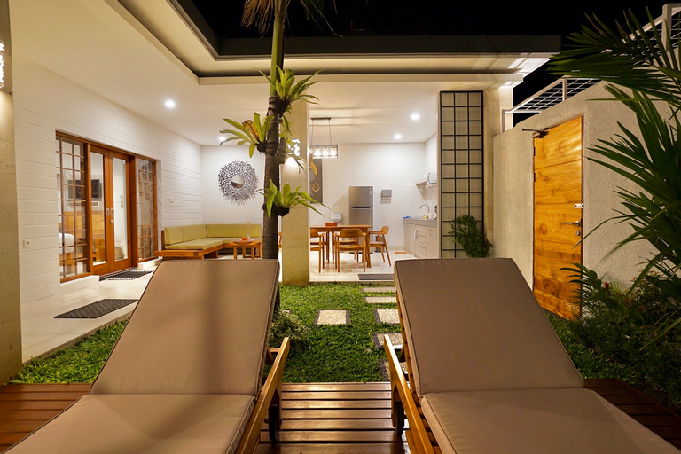Others 4, Belle Astina by Zuzu, Badung