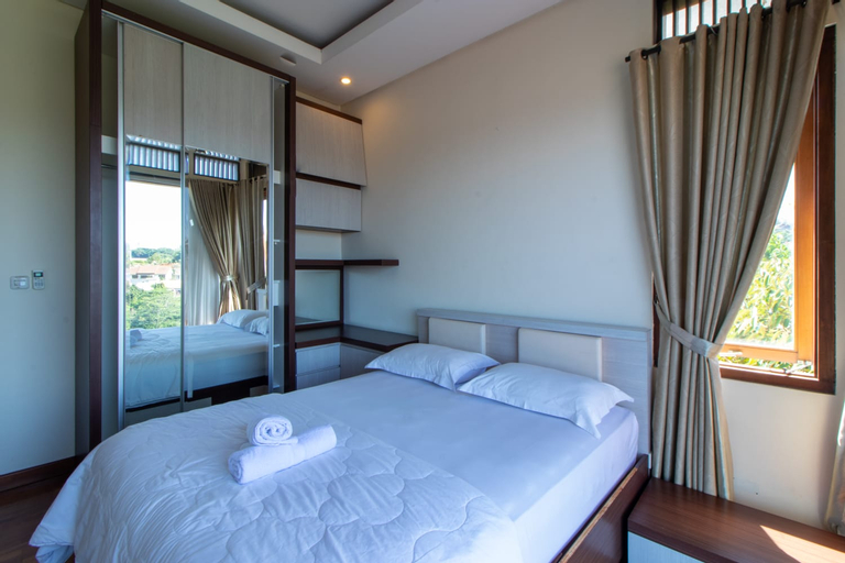 Bedroom 2, Villa Meily Syariah 4BR with Private Pool Family Only, Bandung