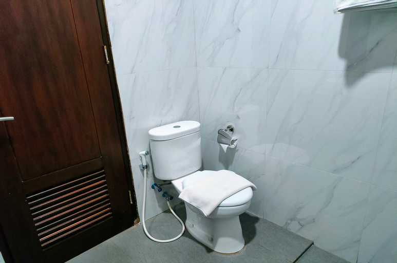 Bathroom 27