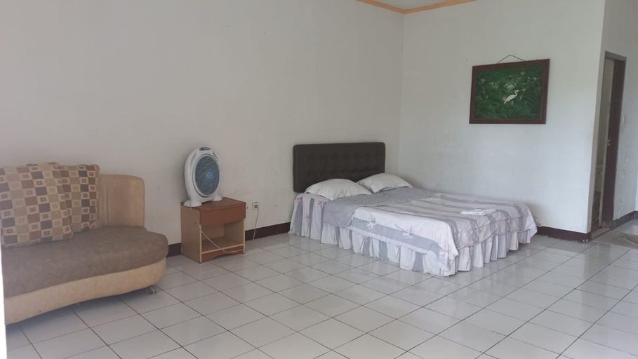 Bedroom 2, Pantai Pede Permai Hotel, West Manggarai