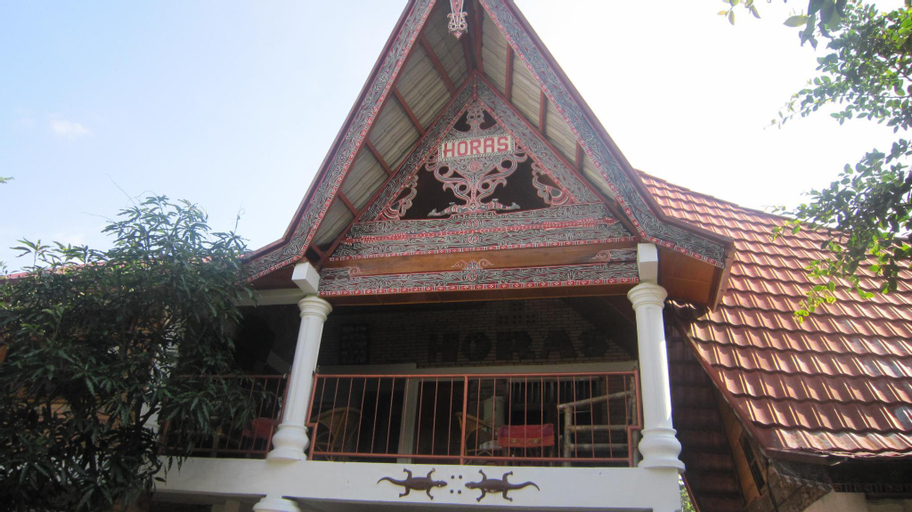 Exterior & Views 1