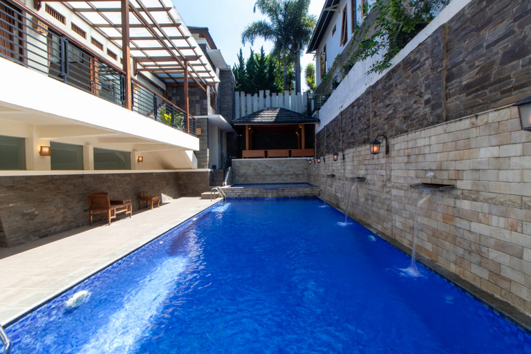 Sport & Beauty 3, De Reiz Villa Meily Syariah 6BR  Private Pool Family Only, Bandung