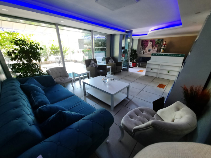 Public Area, 216 Turkuaz Suit, Maltepe