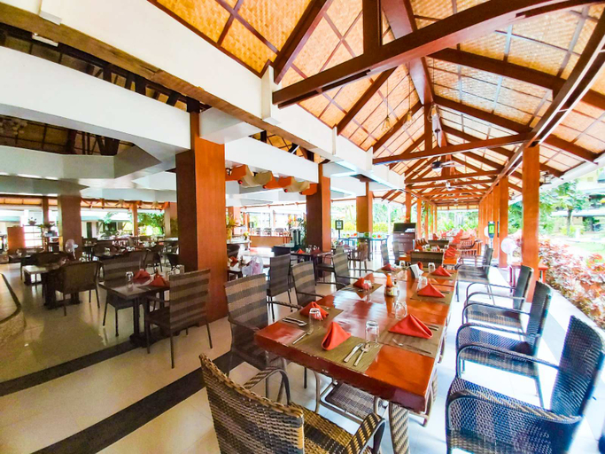 Food & Drinks 5, Paradise Garden Resort Hotel & Convention Center Boracay powered by ASTON, Malay