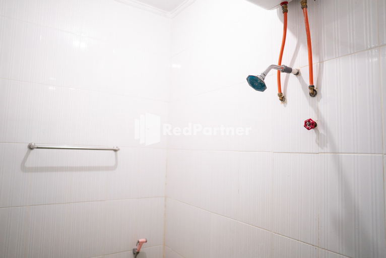 Hotel Ratu Ayu 2 Lampung Mitra RedDoorz - Tap to explore photos