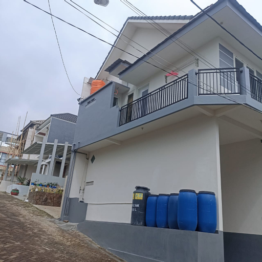 Exterior & Views 2, Vila Keluarga New ASFA (Paket Hemat 2 Kamar), Malang