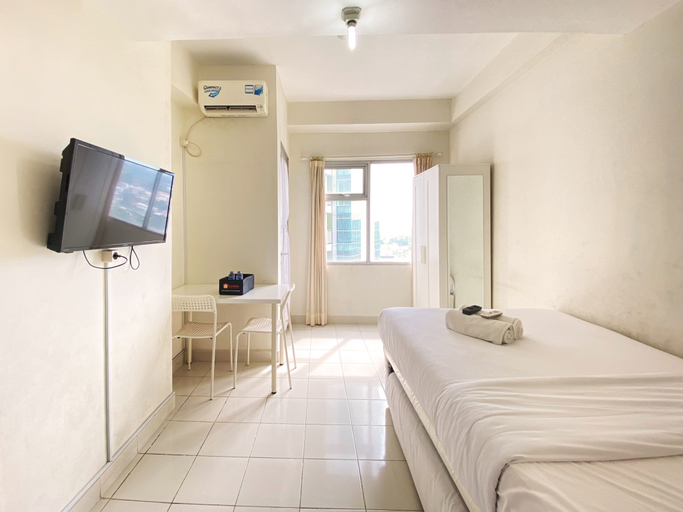 Bedroom 2, Homey Studio Room at Harvard Jatinangor Apartment By Travelio, Sumedang