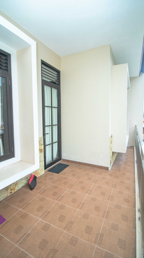 Others 5, Villa Bromo 32 | Karaoke & Balcony, Malang