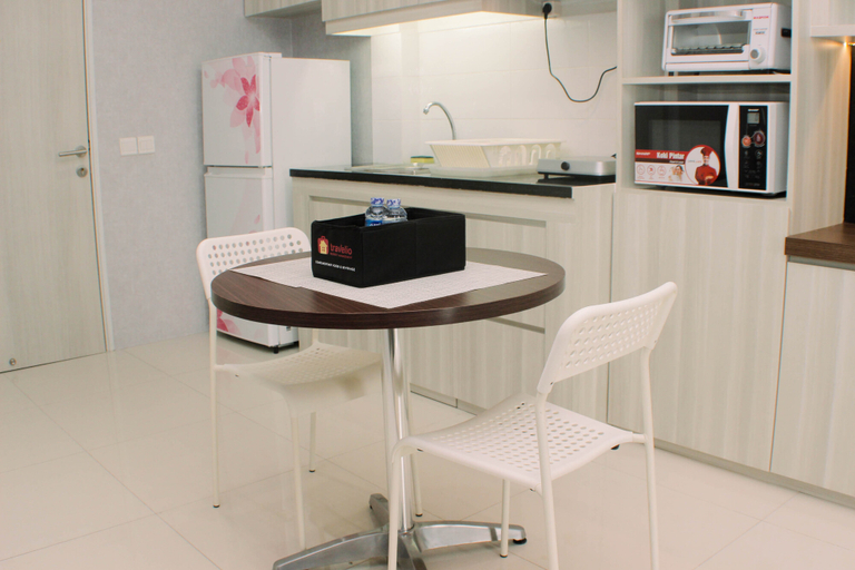 Others 4, Big and Cozy Studio at Azalea Suites Apartment By Travelio, Cikarang