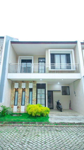 Exterior & Views 2, Villa Bromo 32 | Karaoke & Balcony, Malang