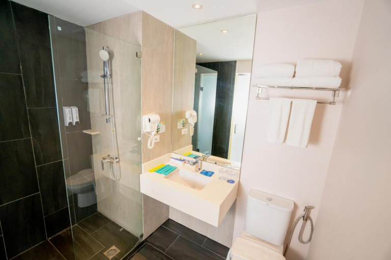 Bathroom 5, Solea Palm Resort Mactan, Cordoba