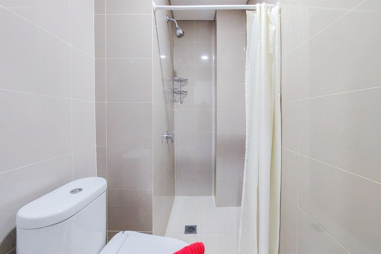 Bathroom 5, Cozy Style and Comfort Studio Room Apartment at B Residence By Travelio, Tangerang Selatan