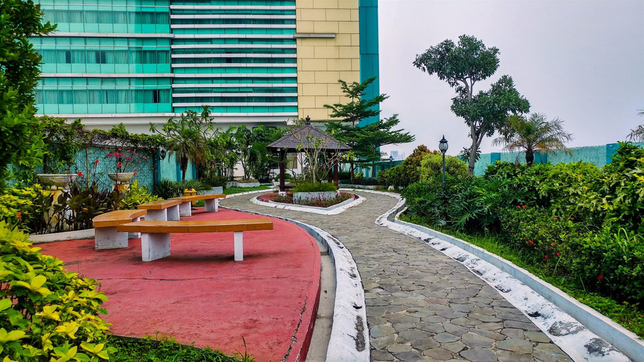 Exterior & Views, Spacious 3BR at Green Central City Glodok Apartment By Travelio, West Jakarta