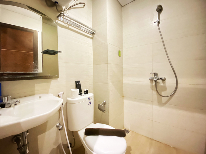 Bathroom 5, Minimalist 1BR Apartment at Gateway Pasteur By Travelio, Bandung