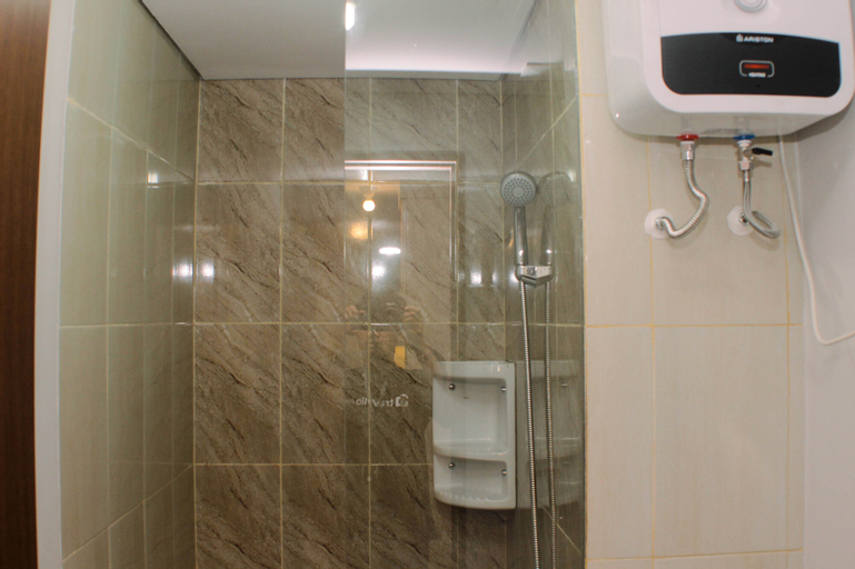Bedroom 3, Pleasurable 2BR Transpark Juanda Apartment By Travelio, Bekasi