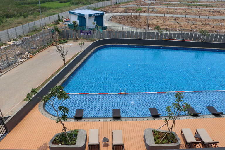 Sport & Beauty, Homey and Minimalist Studio Apartment Osaka Riverview PIK 2 By Travelio, Tangerang