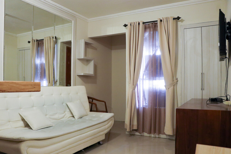 Bedroom 2, Nice and Elegant 2BR at Grand Palace Kemayoran Apartment By Travelio, Central Jakarta