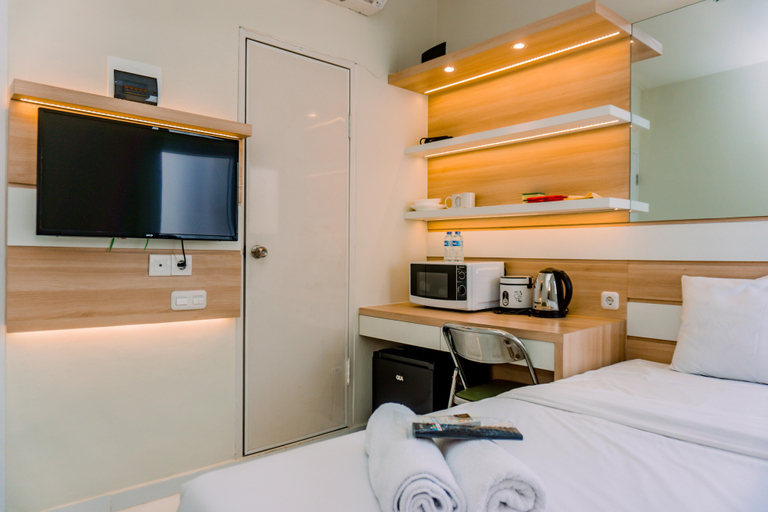 Bedroom 4, Simply Studio Apartment at Aeropolis Residence By Travelio, Tangerang