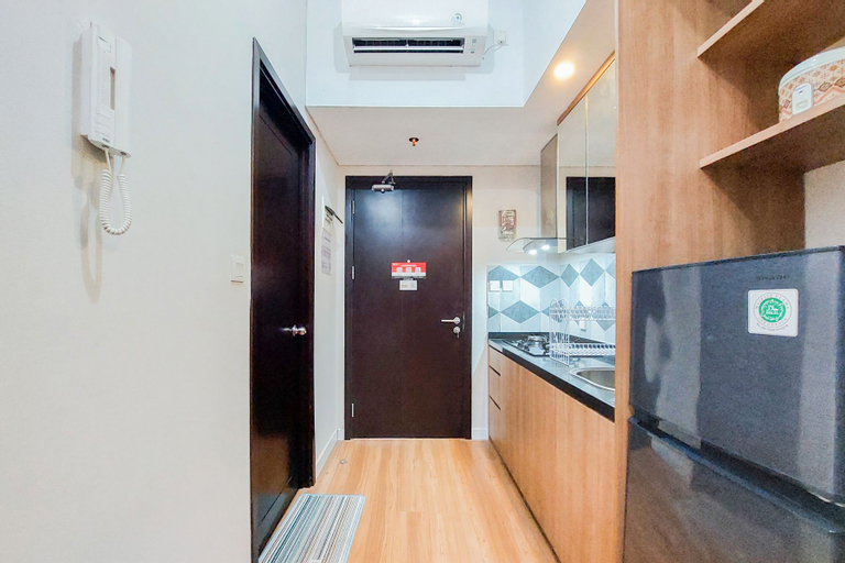 Public Area, Simply and Well Furnished Studio at Casa de Parco Apartment By Travelio, South Tangerang