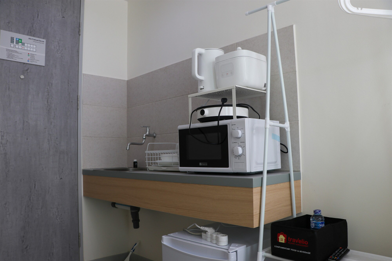 Others 4, Homey and Minimalist Studio Apartment Osaka Riverview PIK 2 By Travelio, Tangerang