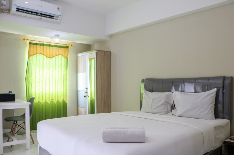 Bedroom 1, Simply Look Studio Room at Mont Blanc Bekasi Apartment By Travelio, Bekasi