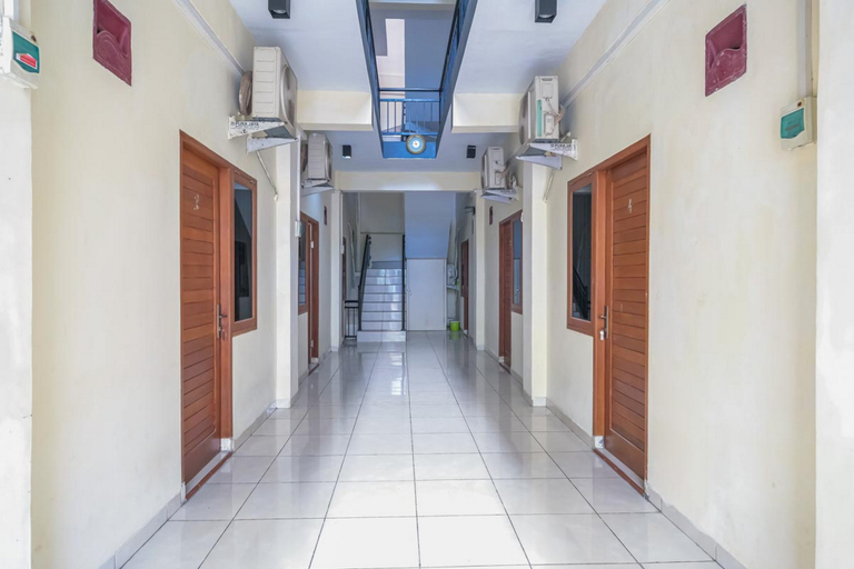 Public Area 3, Maharani Guest House RedPartner @ Gatot Subroto Timur Denpasar, Denpasar