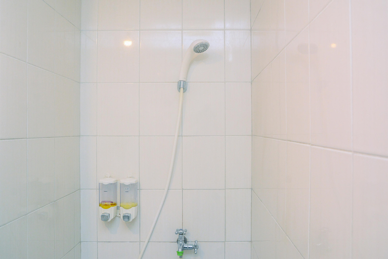 Bedroom 3, Warm and Minimalist 1BR at Signature Park Grande Apartment By Travelio, East Jakarta