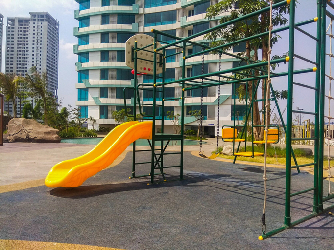 Family & Kids 3, Great Location and Simply Studio at Grand Kamala Lagoon Apartment By Travelio, Bekasi