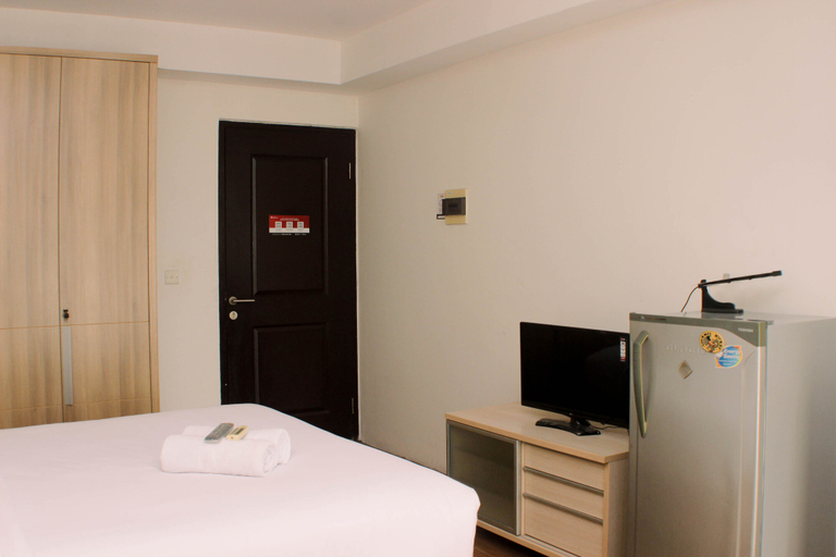 Bedroom 3, Cozy Studio at Metropark Condominium Jabebeka Apartment By Travelio, Cikarang
