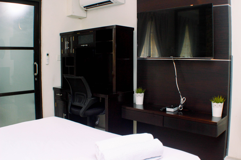 Bedroom 2, Luxury Studio at Metropark Condominium Jababeka Apartment By Travelio, Cikarang