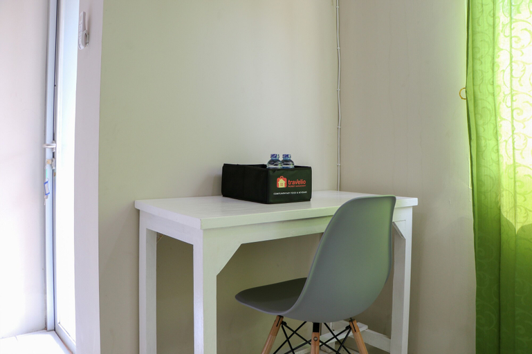 Others, Simply Look Studio Room at Mont Blanc Bekasi Apartment By Travelio, Bekasi