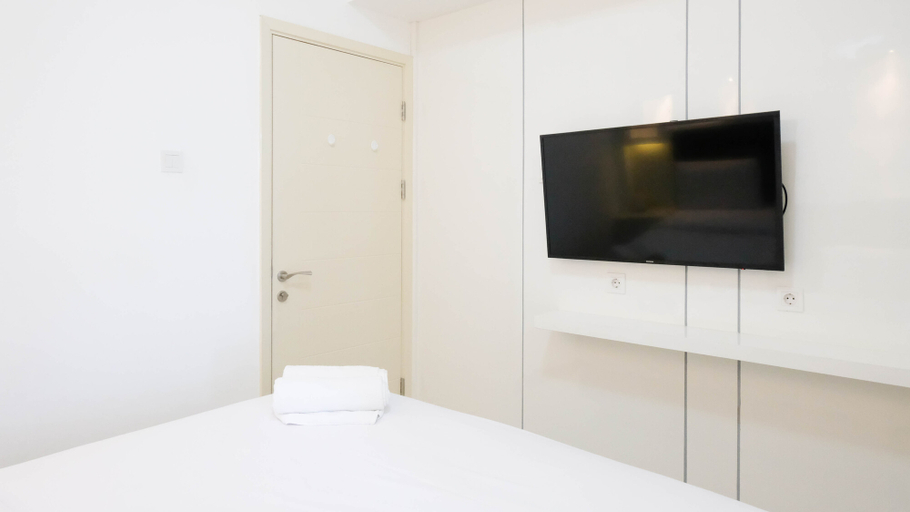 Bedroom 2, Spacey and Homey 2BR at Supermall Mansion Apartment By Travelio, Surabaya