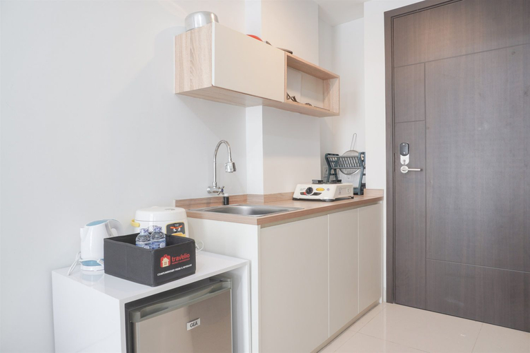 Others 4, Modern Look Studio Room at Citra Living Apartment By Travelio, West Jakarta