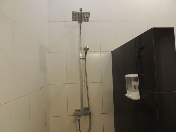 Bathroom 7