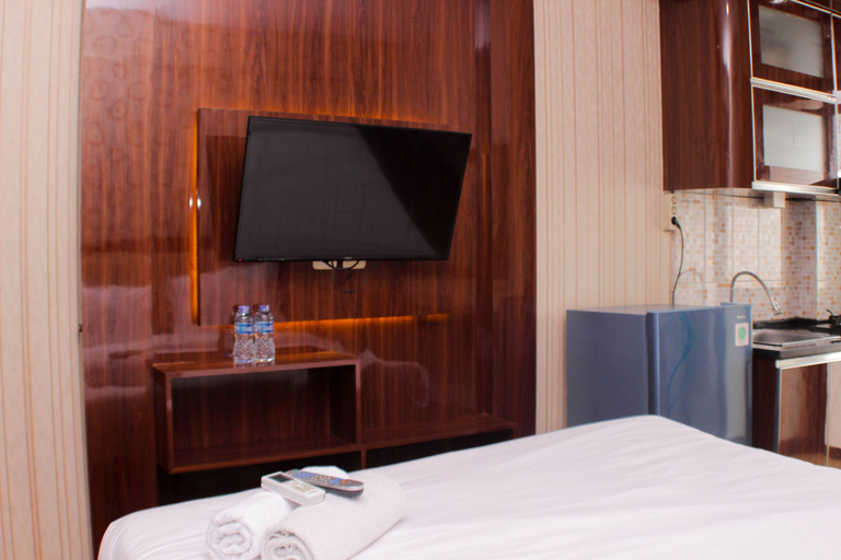 Bedroom 4, Cozy Studio at Lagoon Bekasi Town Square Apartment By Travelio, Bekasi