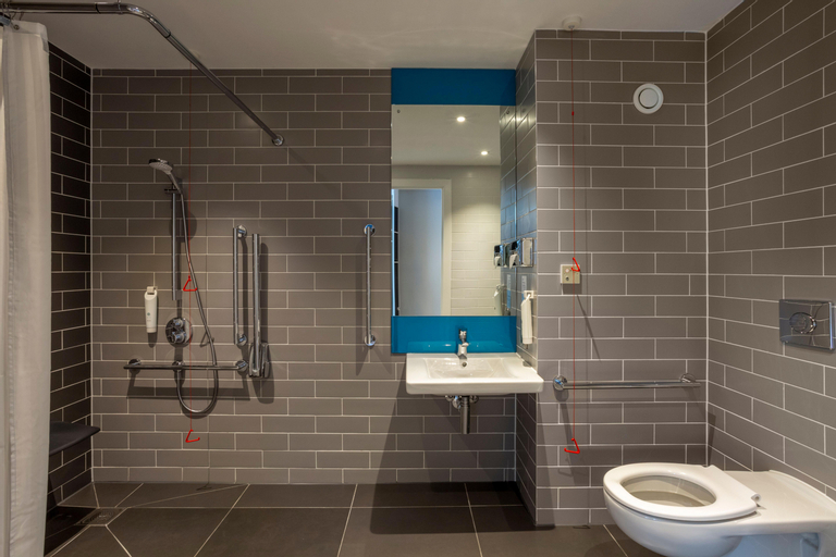Bathroom 12
