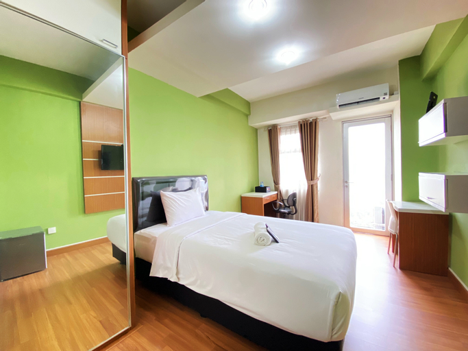 Modern Studio Room at Oxford Jatinangor Apartment By Travelio, Sumedang