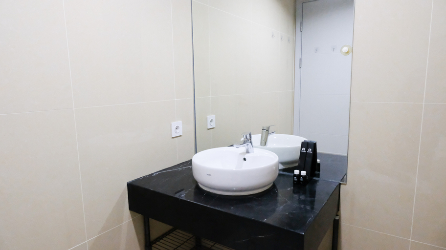 Bedroom 2, Best Deal and Smart Living Studio at Grand Sungkono Lagoon Apartment By Travelio, Surabaya