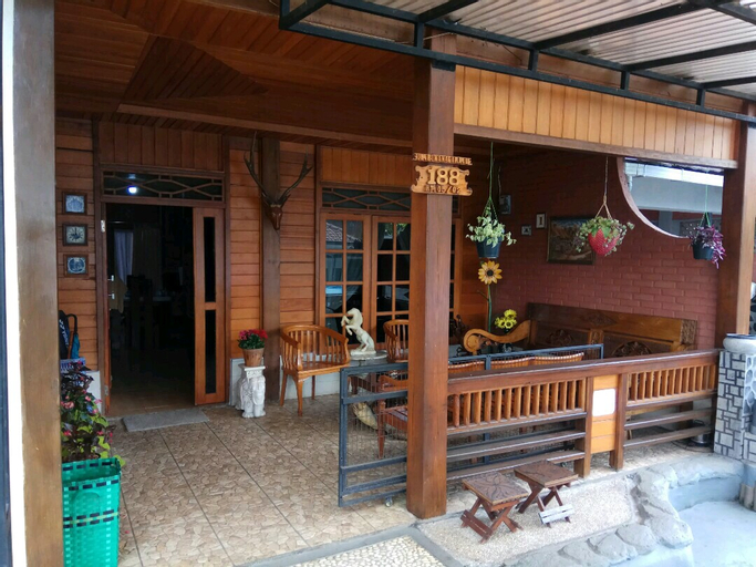 Food & Drinks, Wooden House Villa Lembang, Bandung