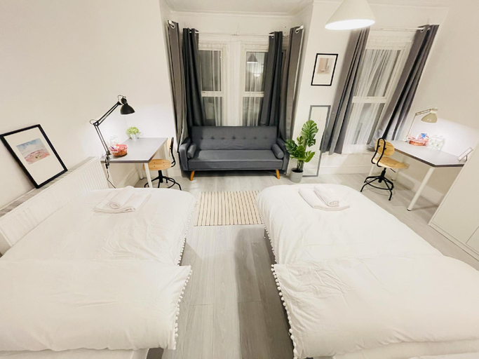 Bedroom 1, Norman Guest House, London