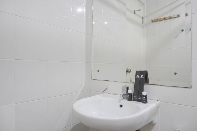 Bedroom 5, Homey and Tidy 2BR Apartment at Seasons City Latumenten By Travelio, West Jakarta