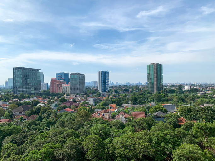 Exterior & Views 5, Warm and Cozy Studio No Kitchen at Kebagusan City Apartment By Travelio, South Jakarta