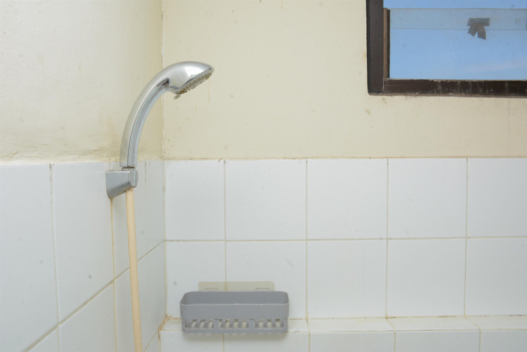 Bathroom 5, Minimalist Studio Room at Kebagusan City Apartment By Travelio, Jakarta Selatan