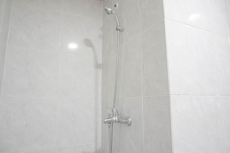 Bedroom 3, Comfort and Warm 2BR at Parkland Avenue Apartment By Travelio, South Tangerang