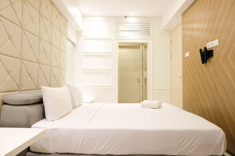 Bedroom 4, Spacious 2BR Connecting to Mall at La Riz Supermall Mansion Apartment By Travelio, Surabaya