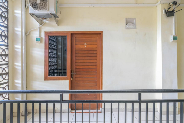 Public Area 5, Maharani Guest House RedPartner @ Gatot Subroto Timur Denpasar, Denpasar