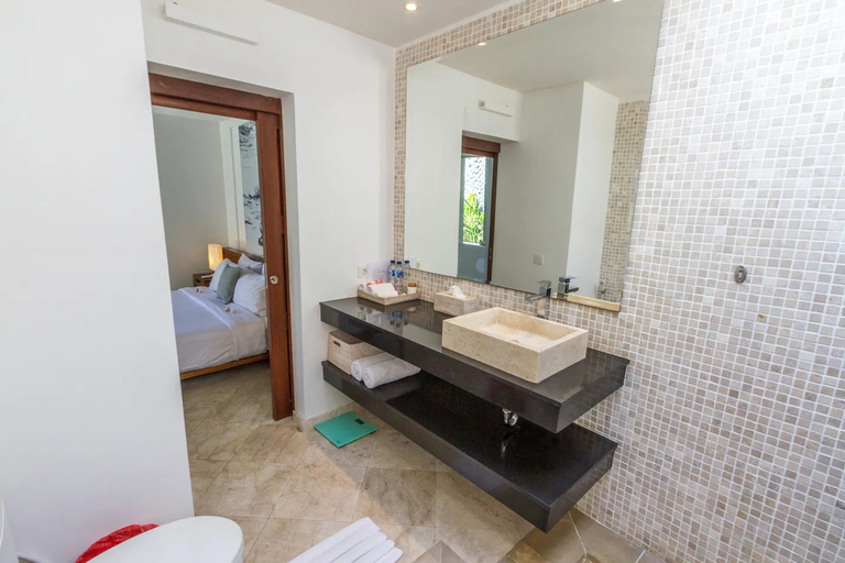 Bathroom 3, Villa Ajna: Outstanding 2BR Villa in Seminyak, Badung