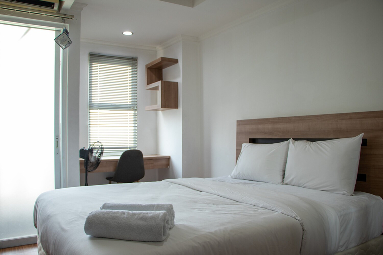 Bedroom 2, Nice and Comfort Studio Apartment at Belmont Residence Puri By Travelio, West Jakarta