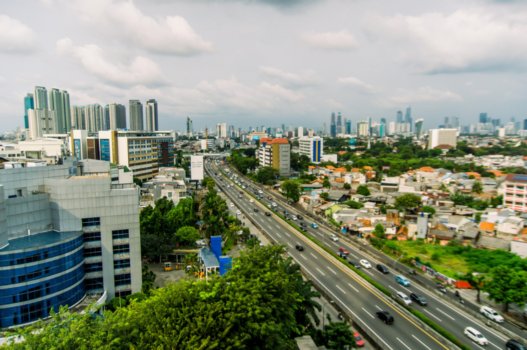 Exterior & Views, Comfort 2BR at Menara Kebon Jeruk Apartment By Travelio, West Jakarta